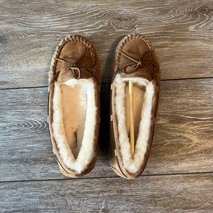 Ugg size 8 Women’s Bella II moccasins in Chestnut